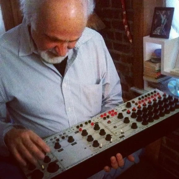 Knobs, Not Clicks: The Producer Revolt Against the DAW and What It's Doing to Hip-Hop's Sound